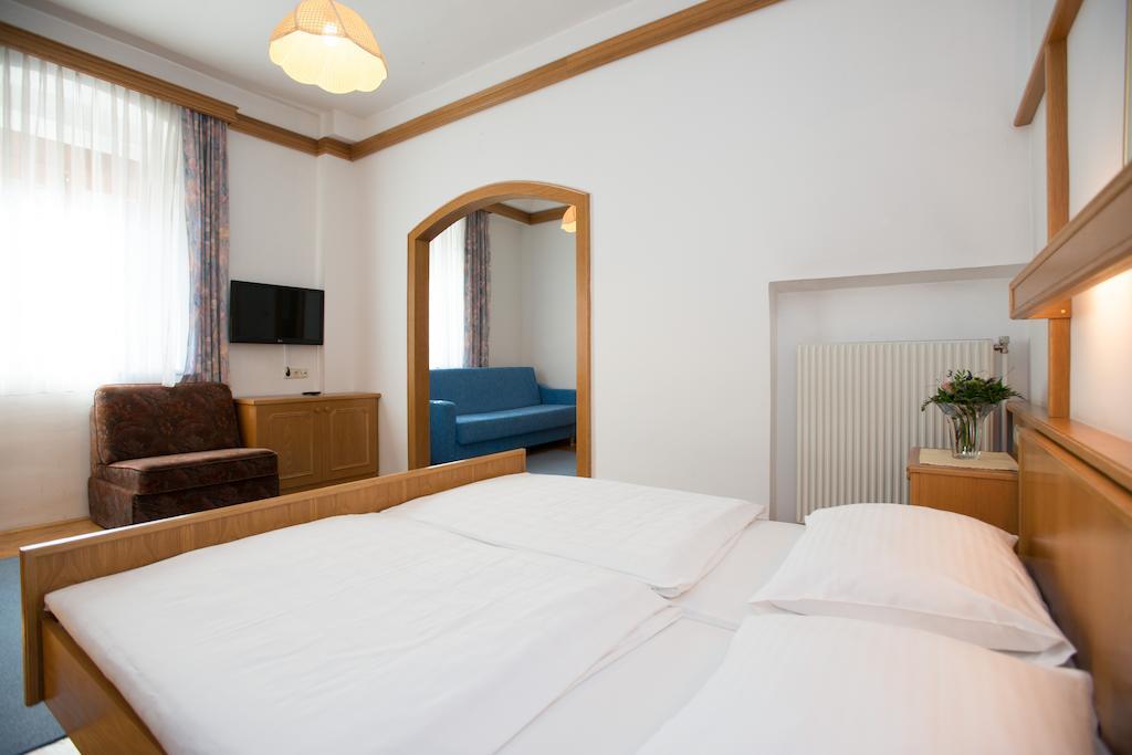 Hotel-Garni Goldenes Kreuz Grein Rom bilde